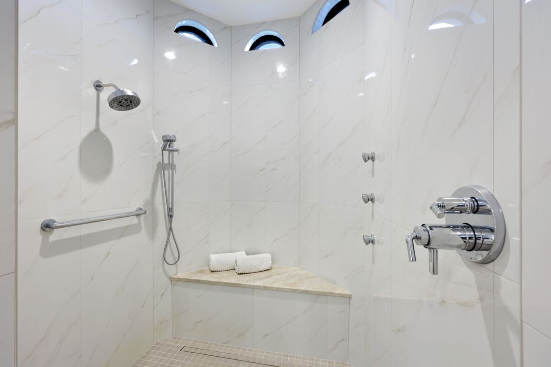1725 Supreme Ct, Naples, FL 34110