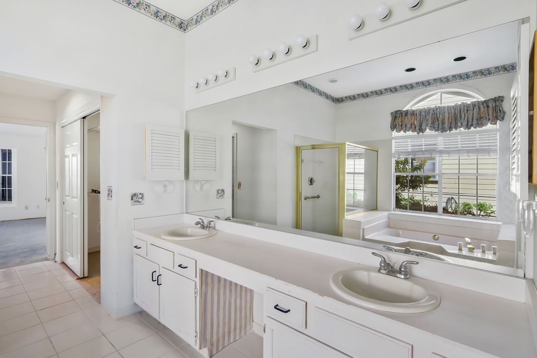 6533 Ilex Cir, Naples, FL 34109