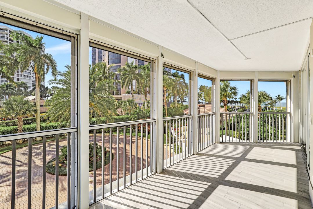4401 Gulf Shore Blvd N #205, Naples, FL 34103
