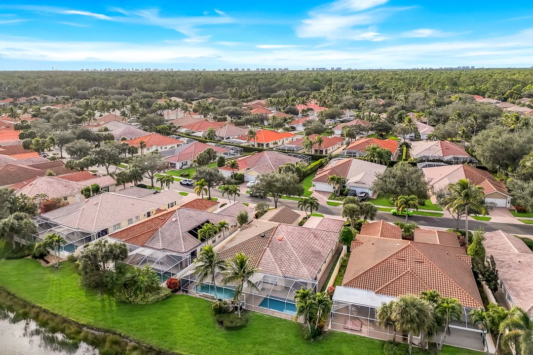 5058 Kingston Way, Naples, FL 34119