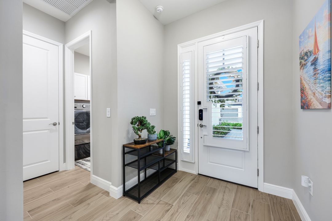 4065 Aquila Pl, Naples, FL 34120