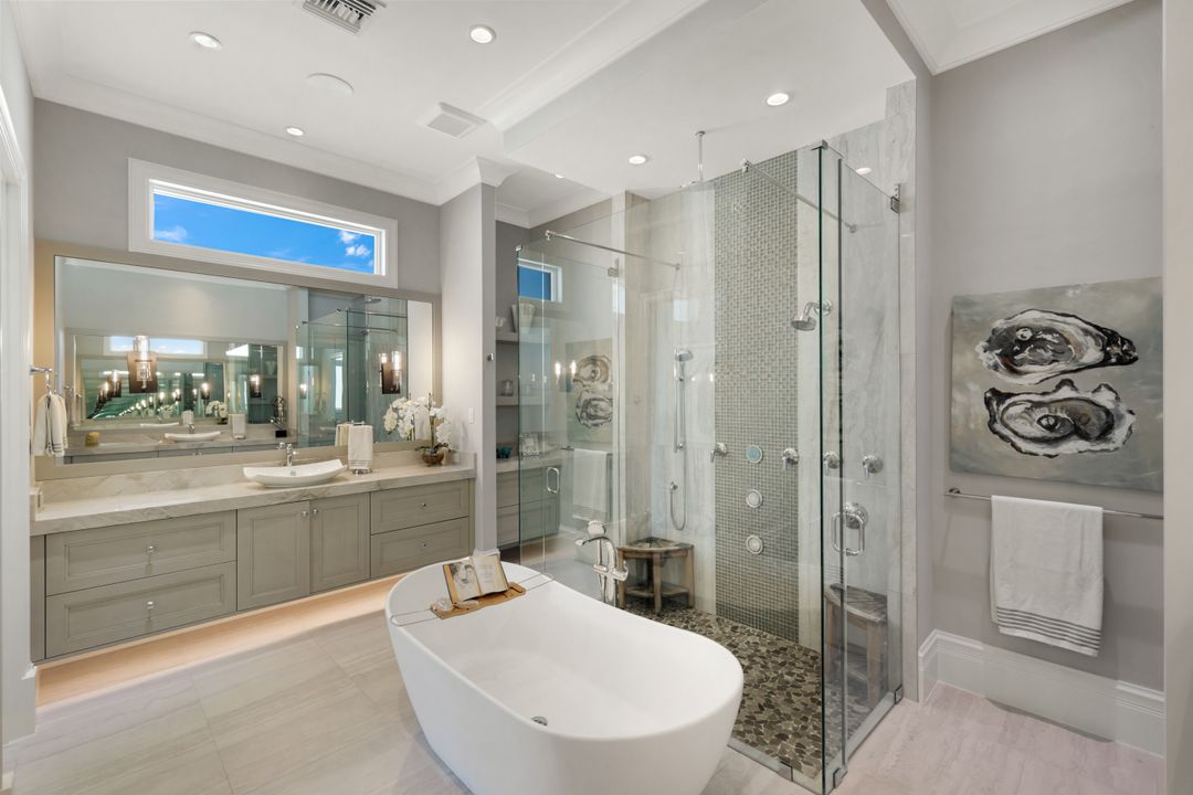 103 Bayview Ave, Naples, FL 34108