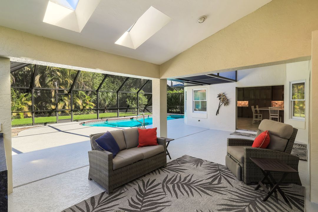 547 Cormorant Cove, Naples, FL 34113