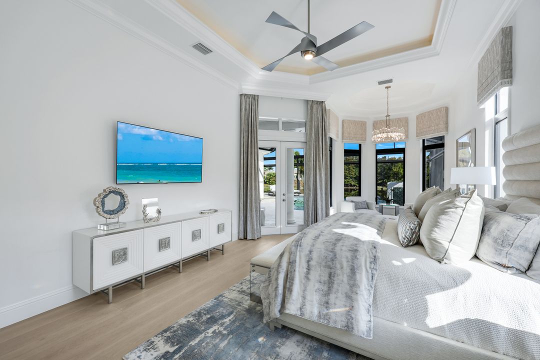 4262 Deephaven Ln, Naples, FL 34119