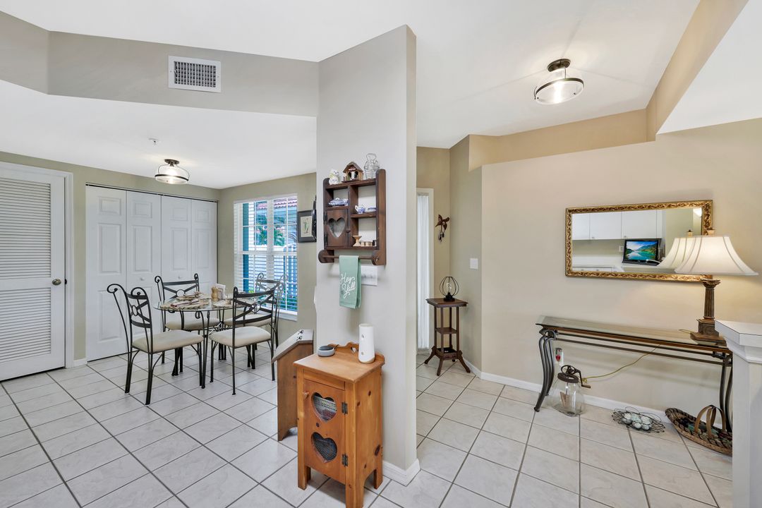 5025 Cedar Springs Dr #102, Naples, FL 34110