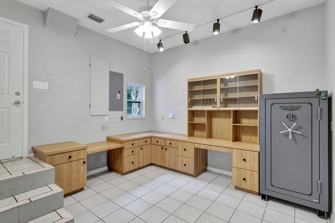 6910 Circle Dr, Fort Myers, FL 33905