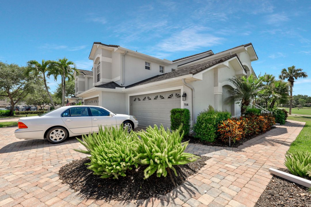 5877 3 Iron Dr #702, Naples, FL 34110
