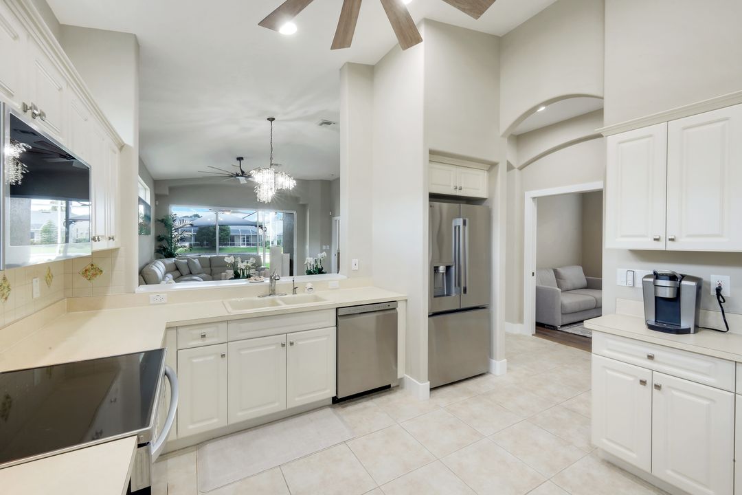 8612 Ibis Cove Cir, Naples, FL 34119
