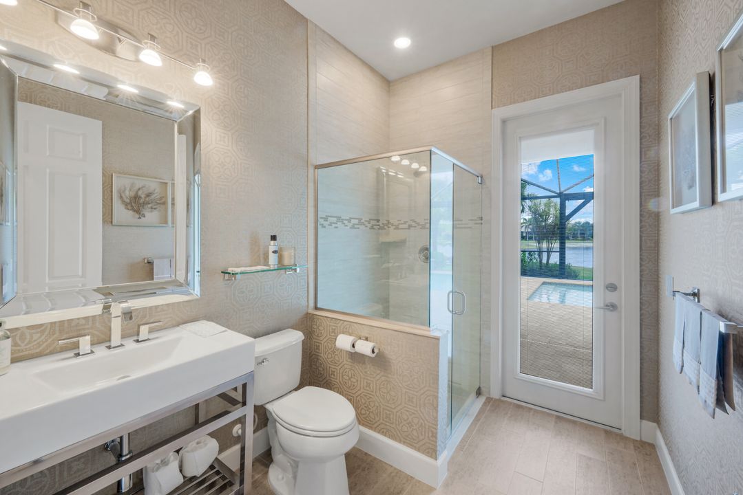 9052 Graphite Cir, Naples, FL 34120