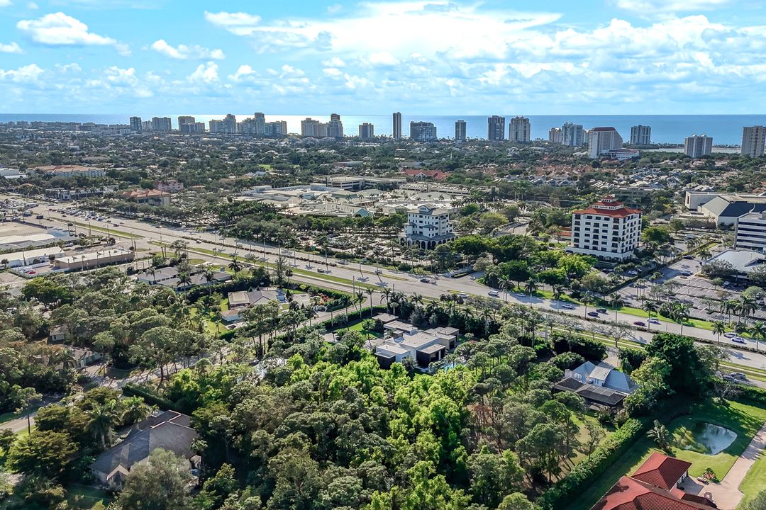 6516 Trail Blvd, Naples, FL 34108