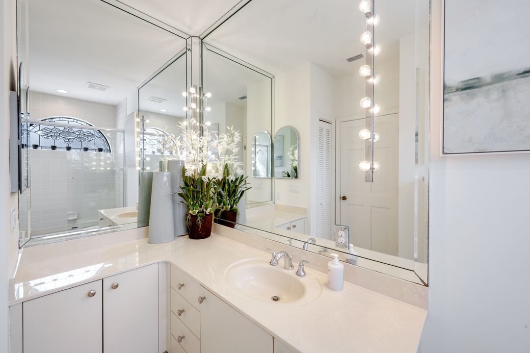 211 Via Napoli, Naples, FL 34105