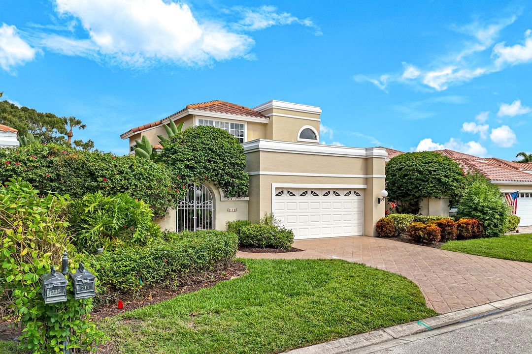 211 Via Napoli, Naples, FL 34105