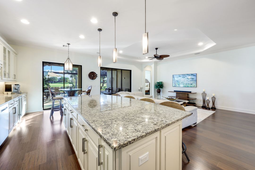 9368 Terresina Dr, Naples, FL 34119