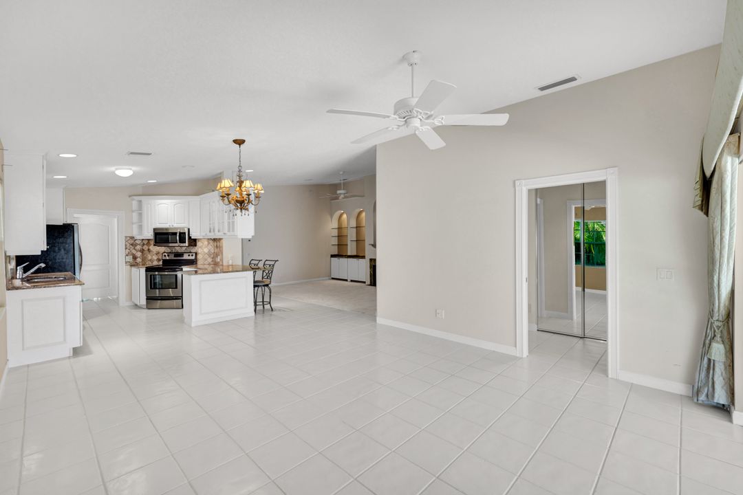 3142 Andorra Ct, Naples, FL 34109