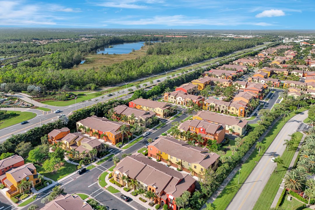 9037 Alturas St #3705, Naples, FL 34113