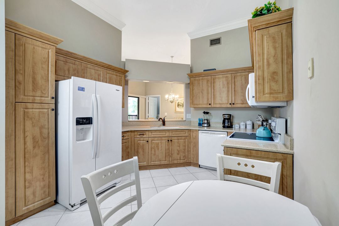 6525 Valen Way #D302, Naples, FL 34108