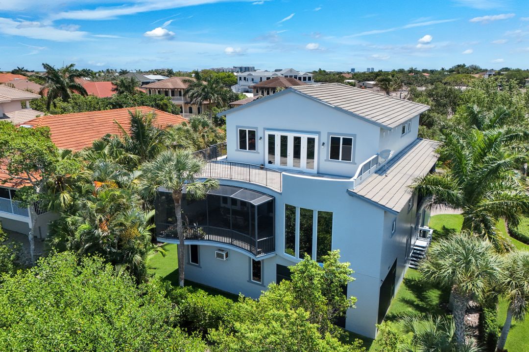 834 Hideaway Cir W, Marco Island, FL 34145
