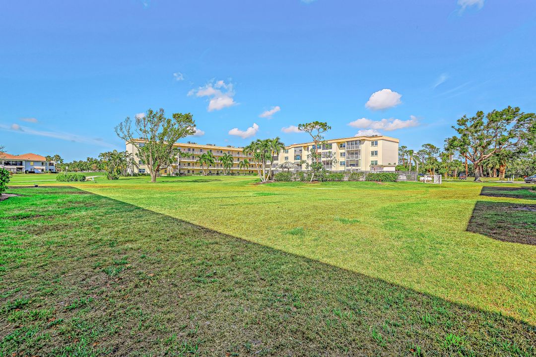 1624 Pine Valley Dr #118, Fort Myers, FL 33907