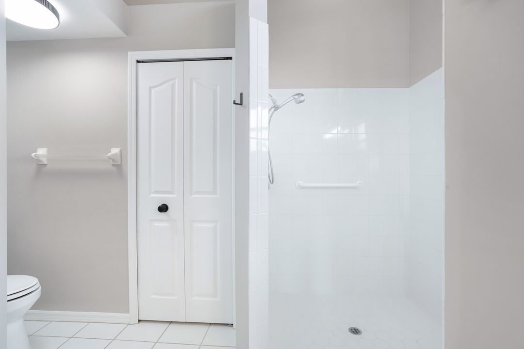 661 Captn Kate Ct, Naples, FL 34110