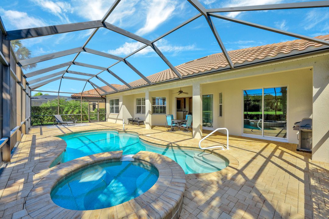 11982 Heather Woods Ct, Naples, FL 34120