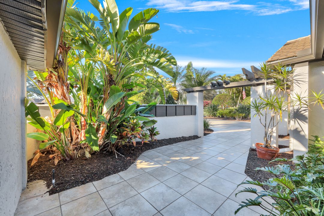 9891 El Greco Cir, Bonita Springs, FL 34135