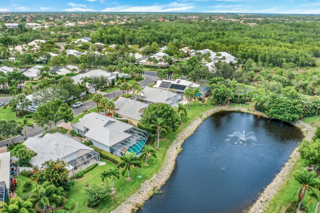 1343 Old Oak Ln, Naples, FL 34110