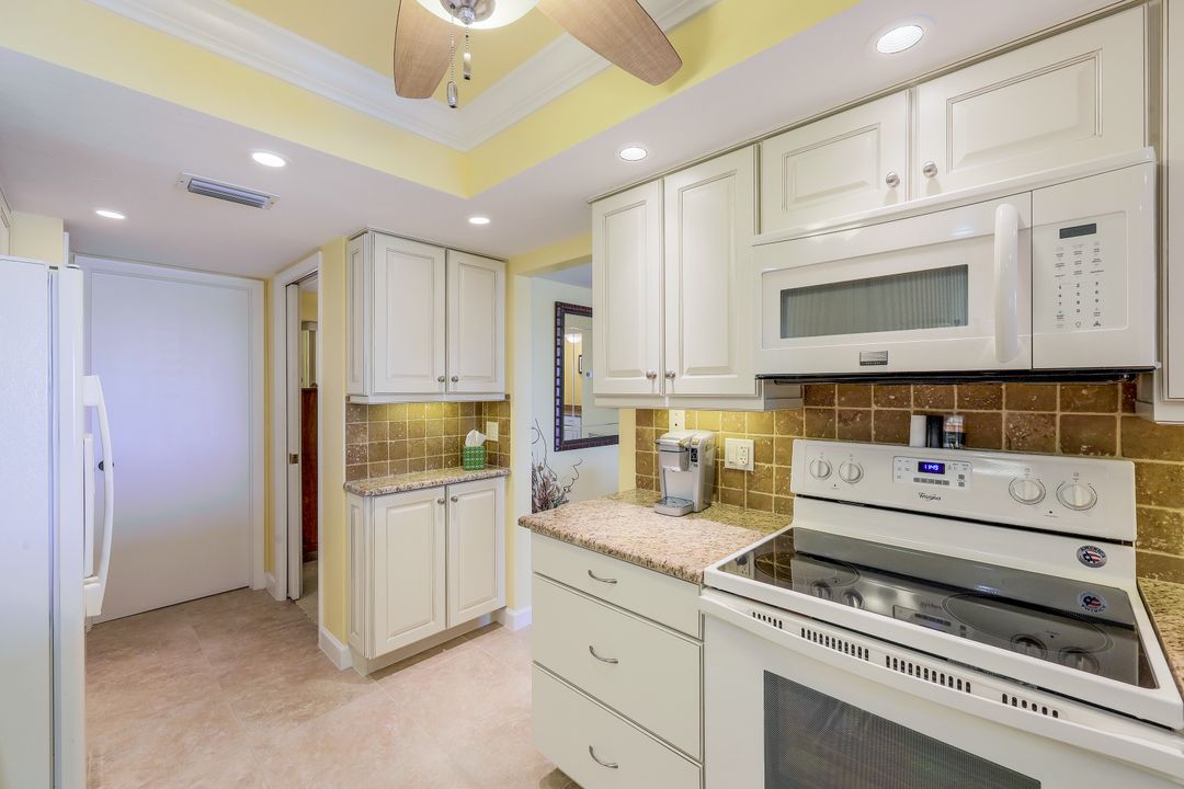 7119 Lakeridge View Court #Unit 303, Fort Myers, FL 33907