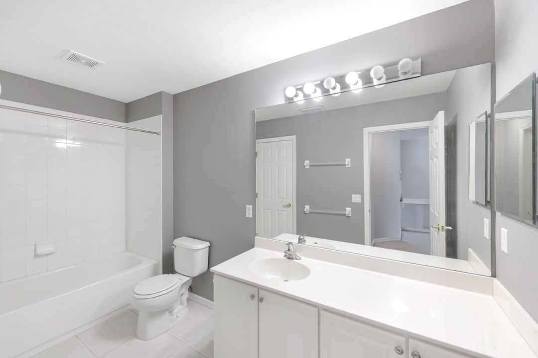 1088 Oxford Ln #48, Naples, FL 34105