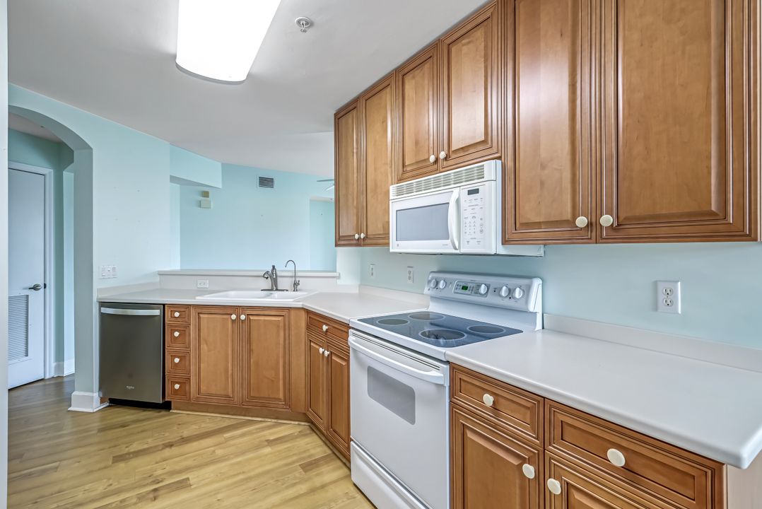 3082 Windsong Ct #303, Naples, FL 34109