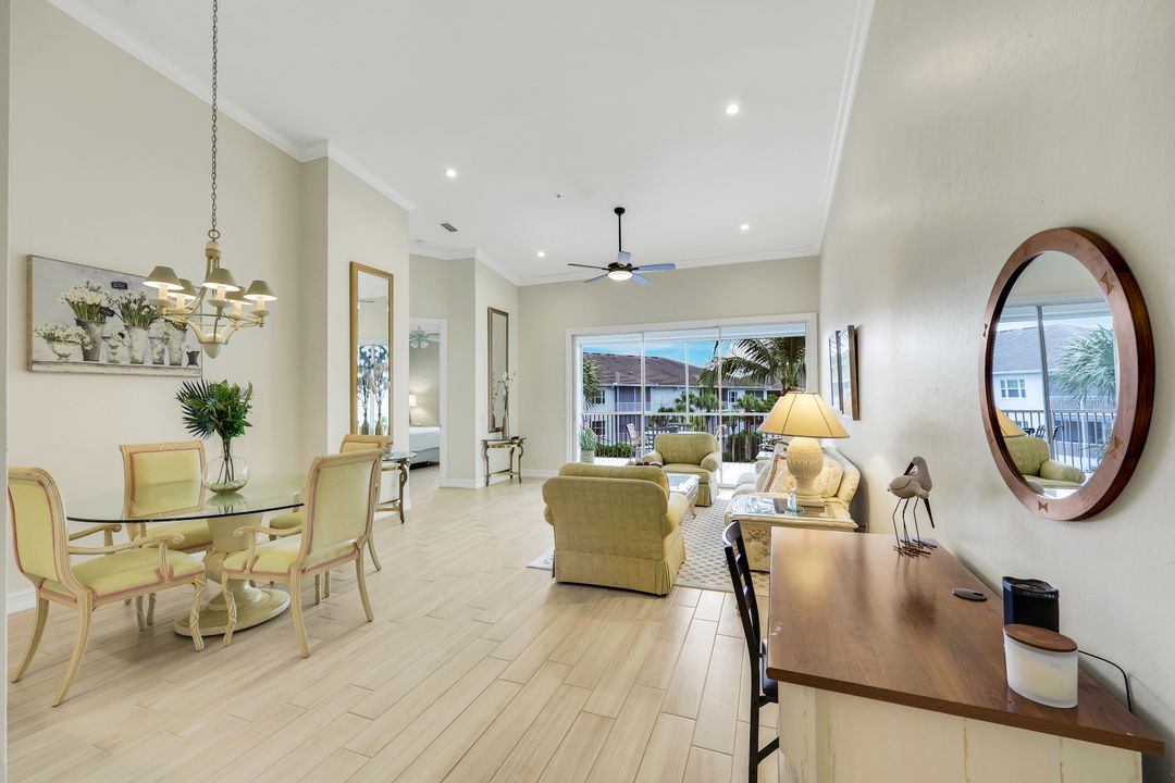 800 Breakaway Ln #203, Naples, FL 34108