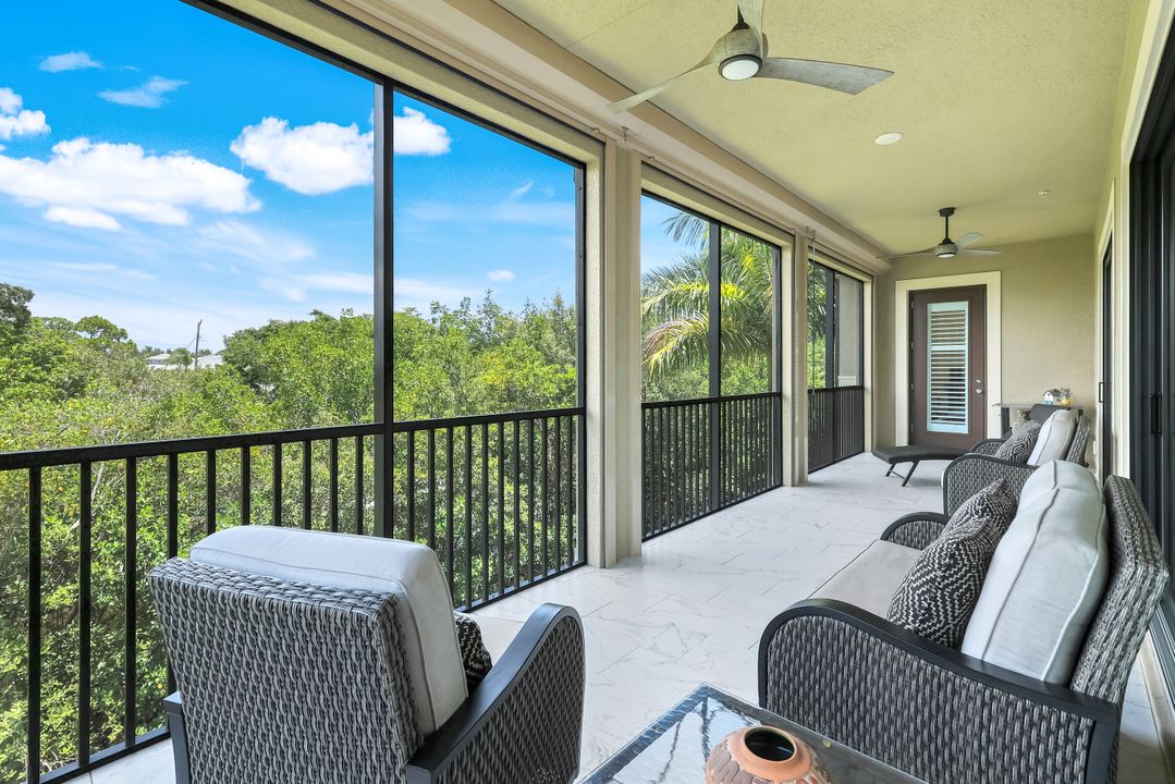 2488 Breakwater Wy #13-201, Naples, FL 34112