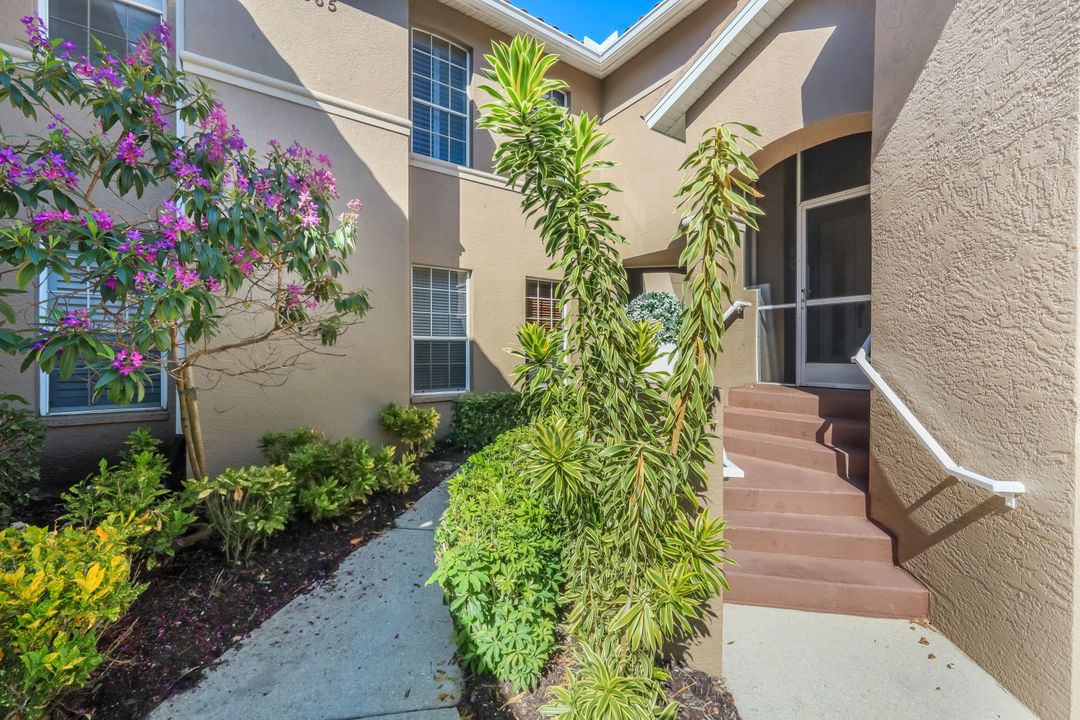 8265 Danbury Blvd #203, Naples, FL 34120
