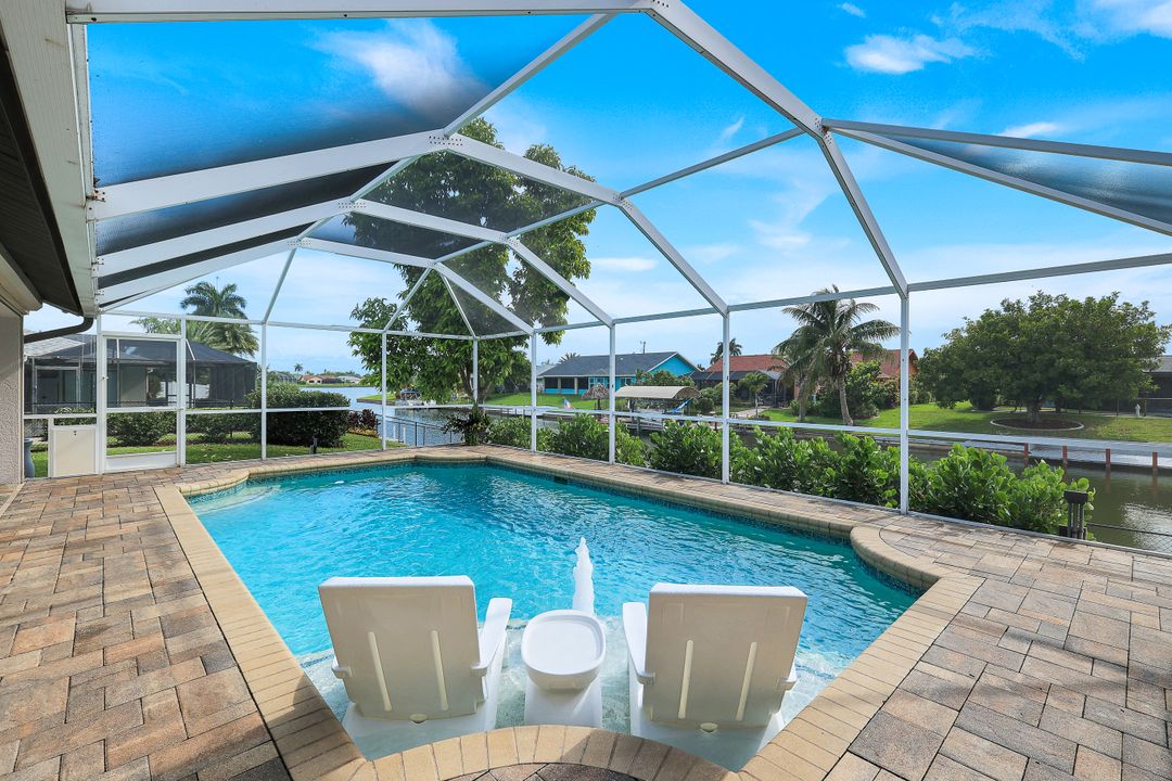 204 SE 20th Pl, Cape Coral, FL 33990