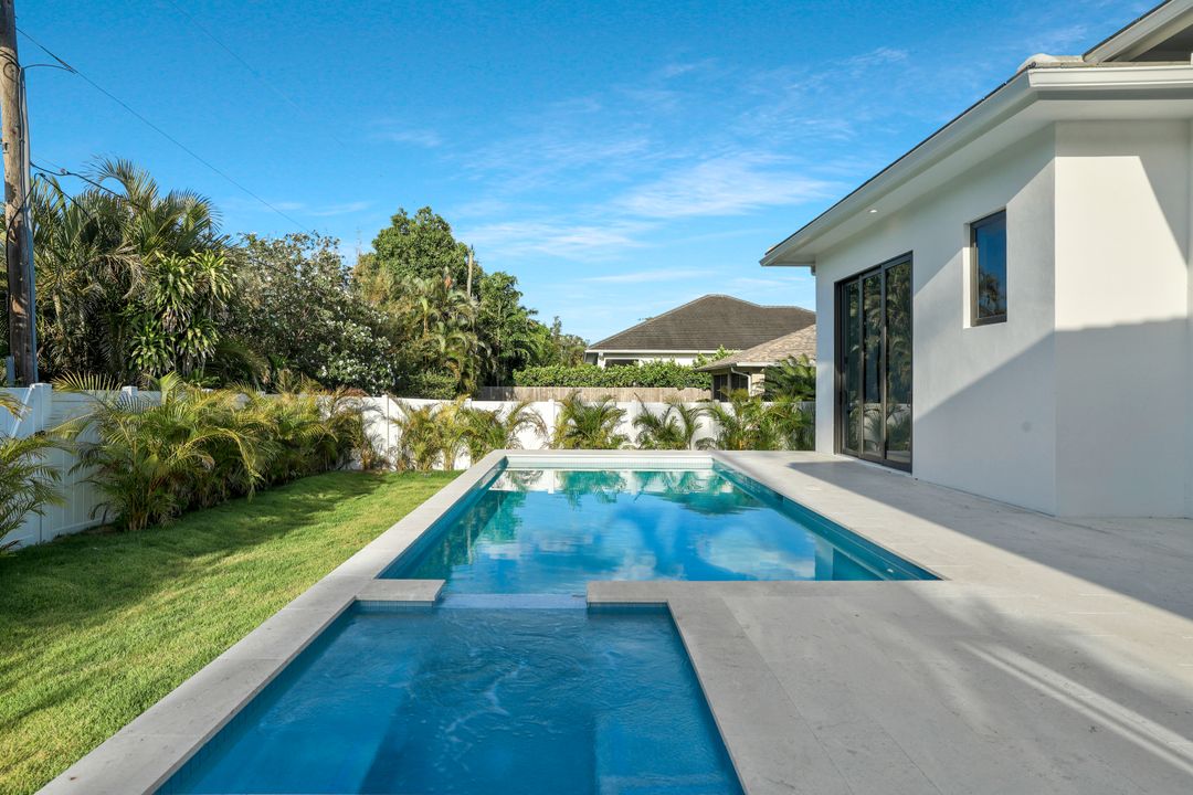 1317 Cypress Woods Dr, Naples, FL 34103