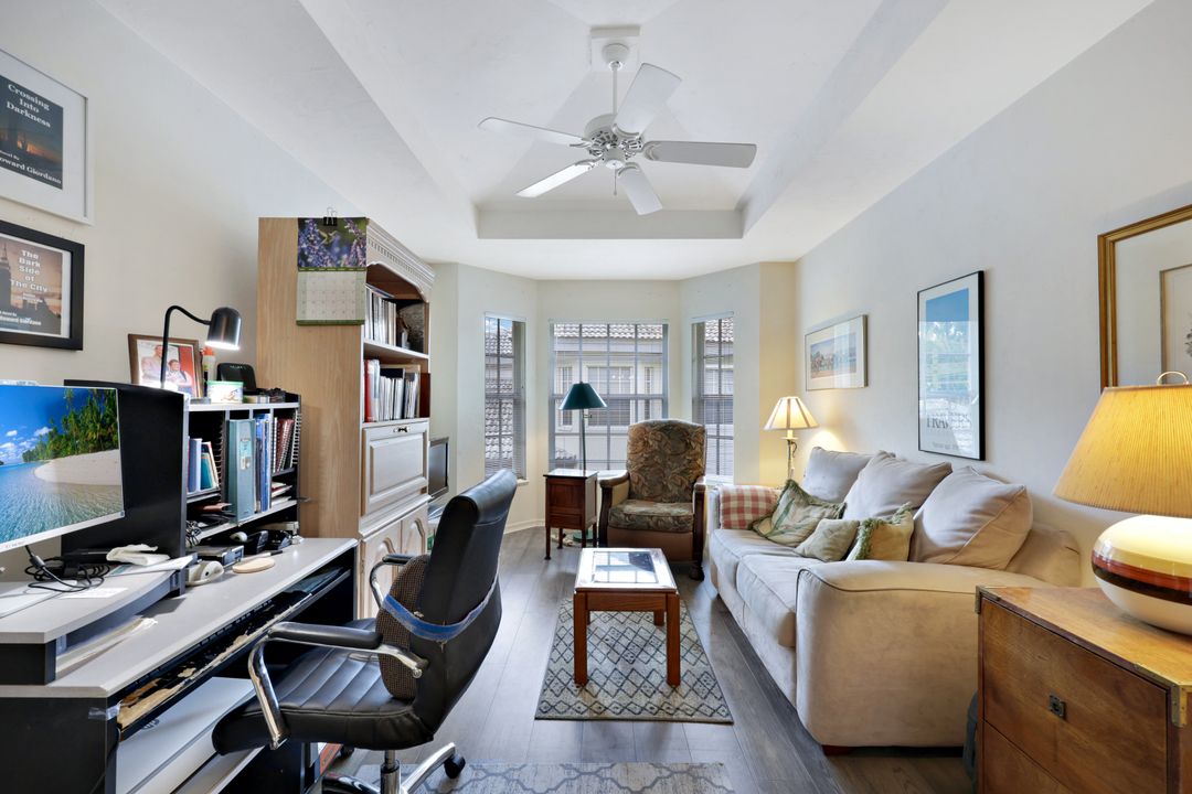 242 Via Perignon, Naples, FL 34119
