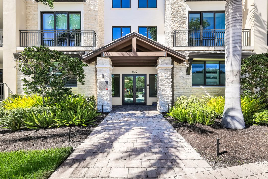 1130 3rd Ave S #211, Naples, FL 34102