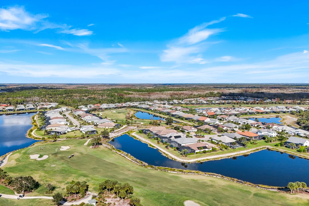 9428 Sanderling Ct, Naples, FL 34120