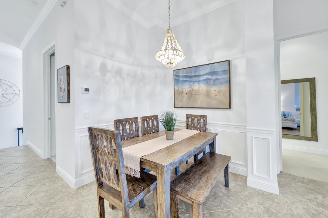 9235 Tesoro Ln #4-202, Naples, FL 34114