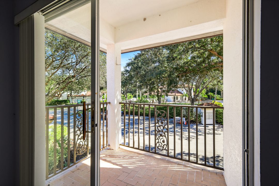 2451 Game Hawk Ct, Naples, FL 34105