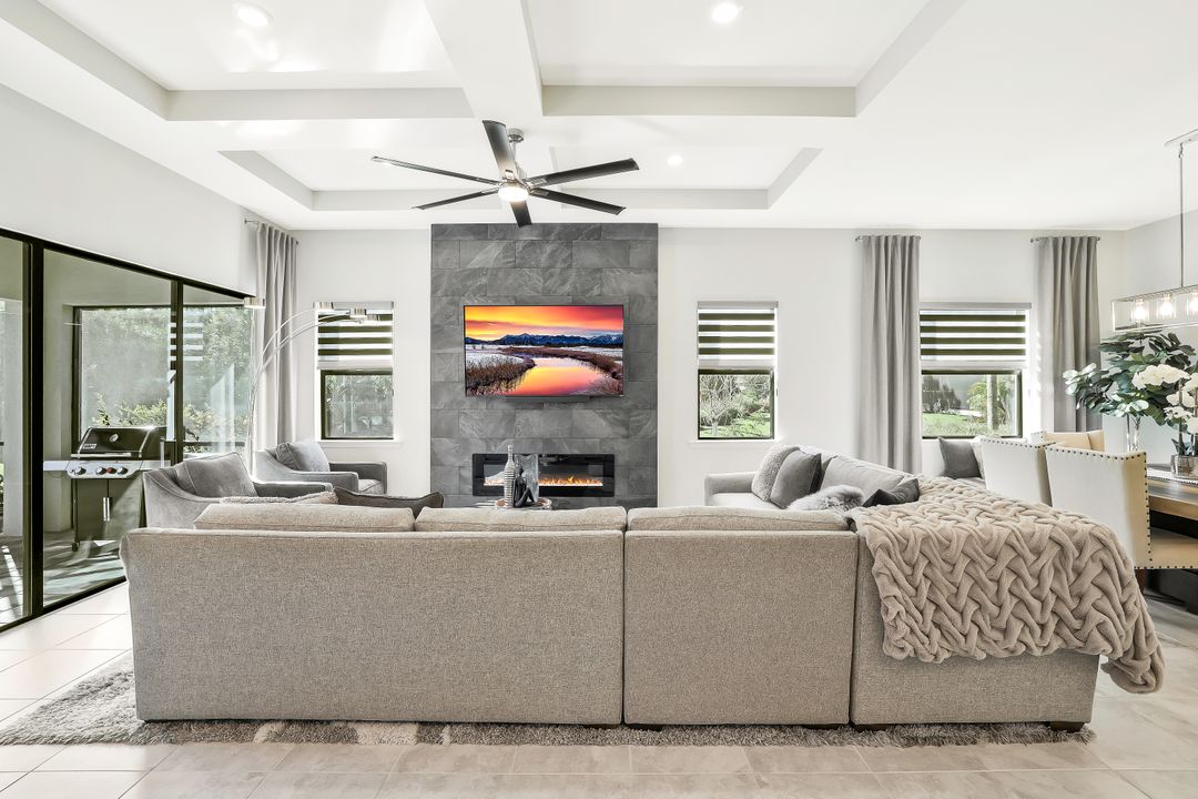 9772 Willet Ct, Naples, FL 34120