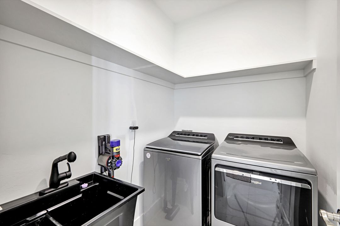 502 SW 25th Pl, Cape Coral, FL 33991