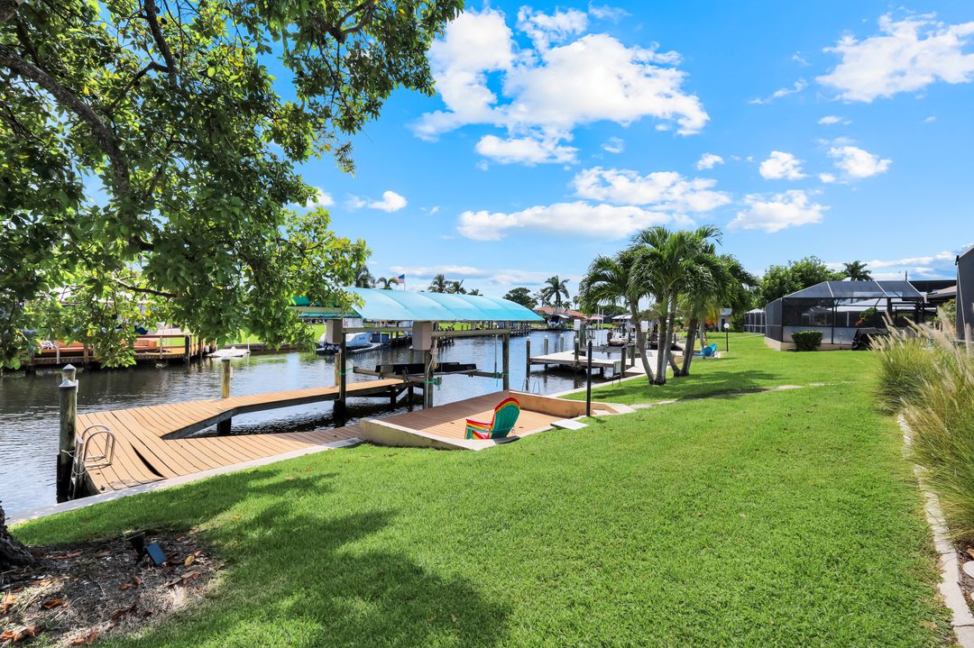 4305 SE 1st Ave, Cape Coral, FL 33904
