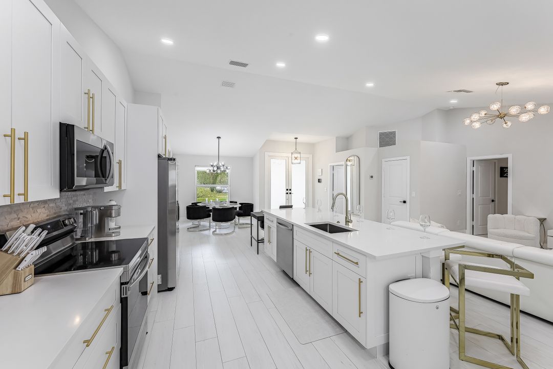 6641 Golden Gate Pkwy, Naples, FL 34105