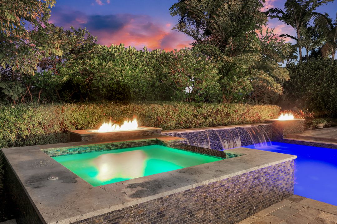 875 Wedge Dr, Naples, FL 34103