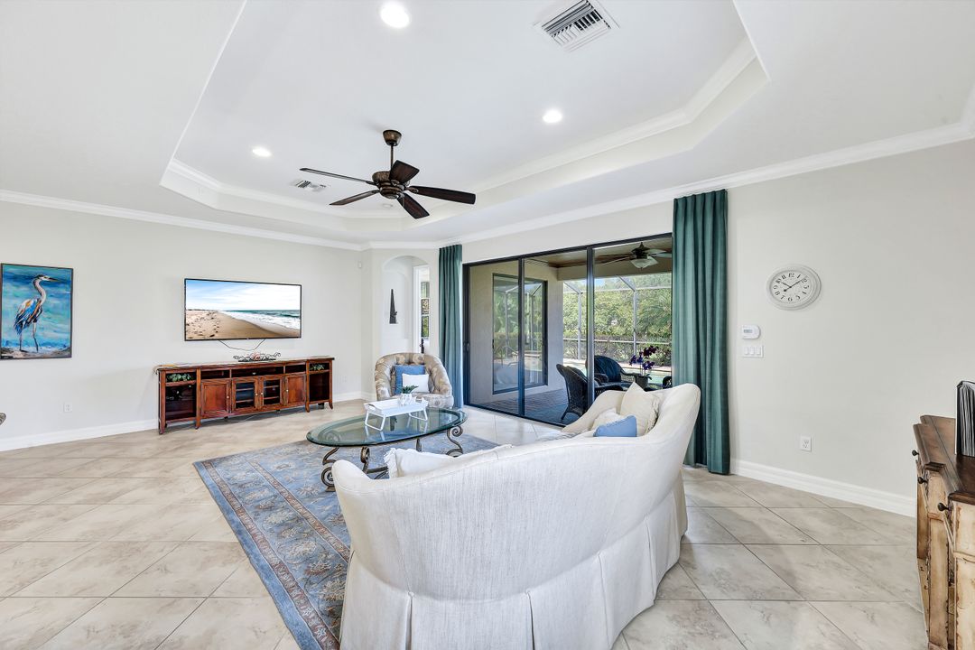 12497 Fenhurst Way, Naples, FL 34120