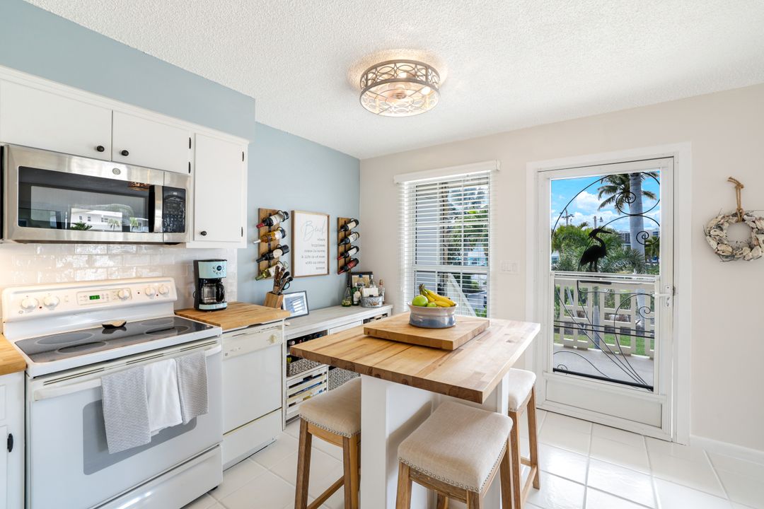 1215 Edington Pl, Marco Island, FL 34145