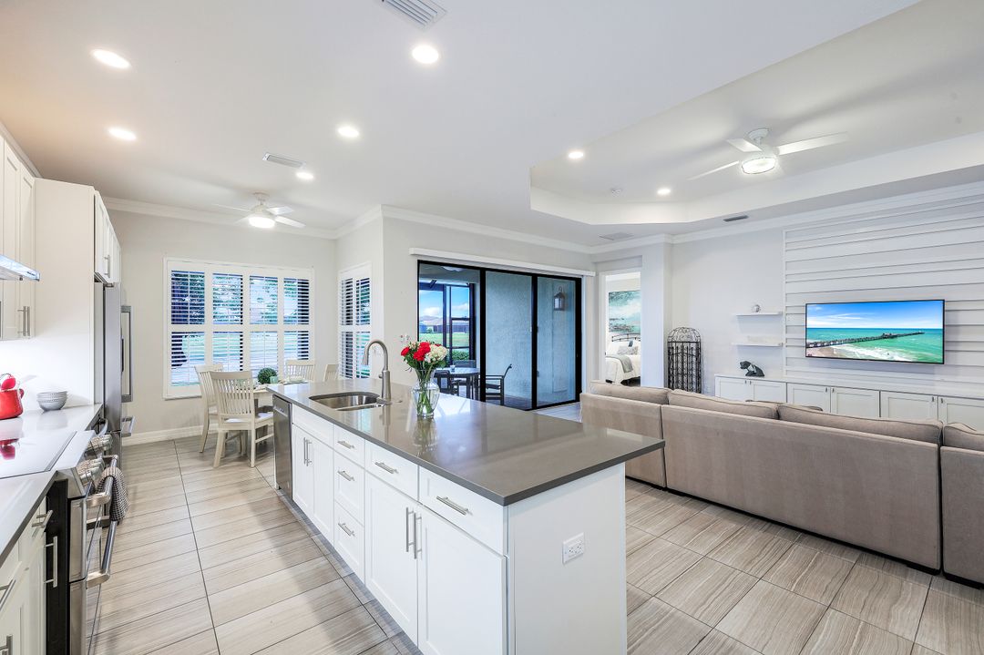 2777 Cinnamon Bay Cir, Naples, FL 34119