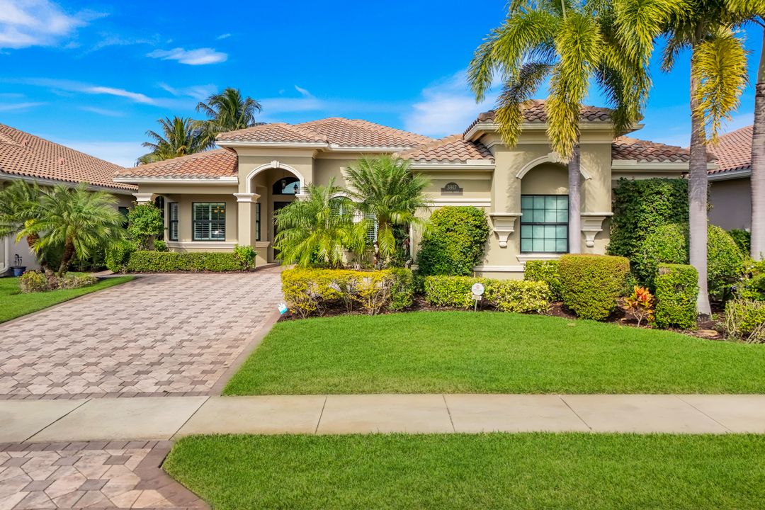 3917 Glacier Ct, Naples, FL 34119
