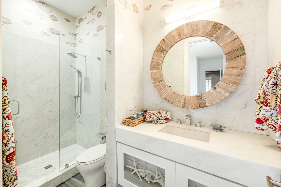 510 2nd St S, Naples, FL 34102