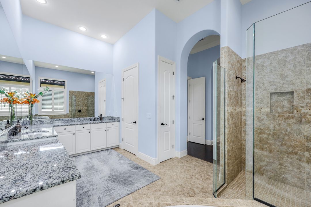 9461 Napoli Ln, Naples, FL 34113